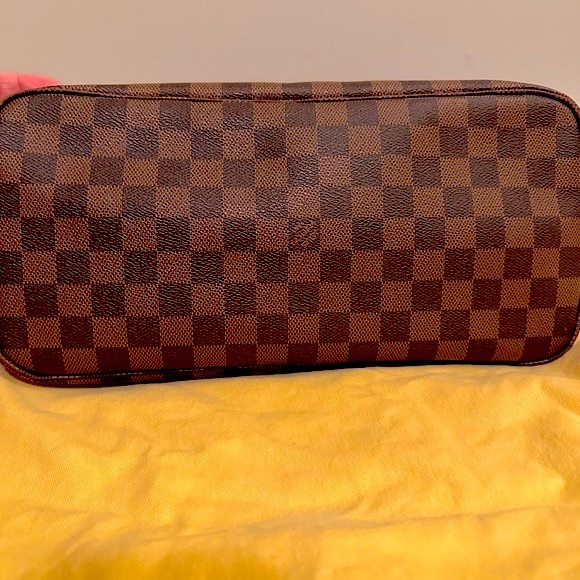 Louis Vuitton Neverfull MM - Picture 4 of 8